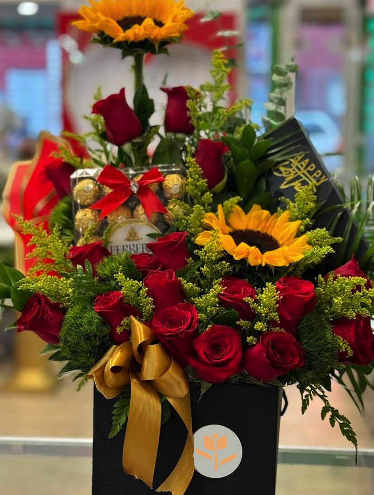 arrangewment-with-chocolates_1770766102585.jpg